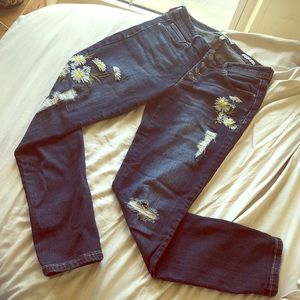 Flower Embroidered Jeans (with Ripped Knees)